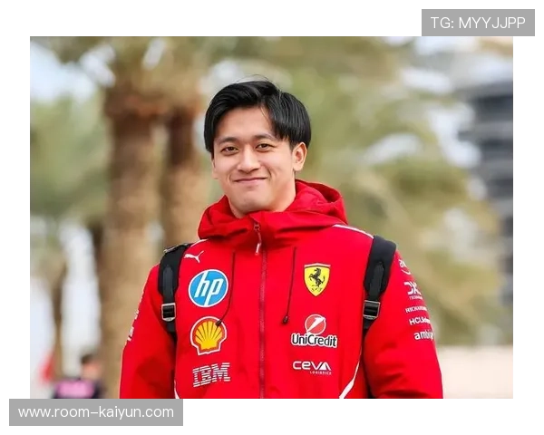 F1中国大奖赛上海举行，周冠宇主场亮相引欢呼